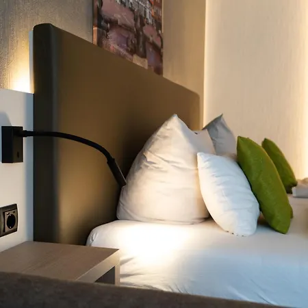 فندق Stadthotel Im Kolpinghaus 2*